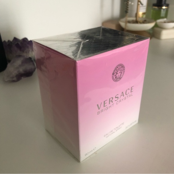NEW Versace Bright Crystal Eau de Toilette - Picture 4 of 5